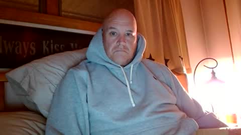 Mtn. Man online show from 10-30-25, 02:46