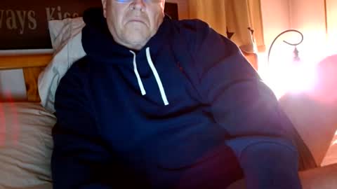 Mtn. Man online show from 10-31-25, 03:18