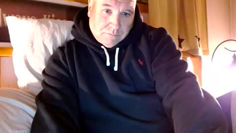 Mtn. Man online show from 11-16-25, 02:39