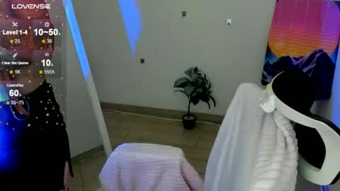 Snapshot of red_bestie_ chatting on 02-18-26, 02:02 Bestie online show from 02-18-26, 02:02