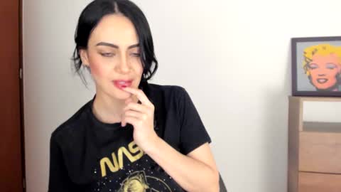 Snapshot of red_flower203 chatting on 10-09-25, 12:41 red_flower203 online show from 10-09-25, 12:41