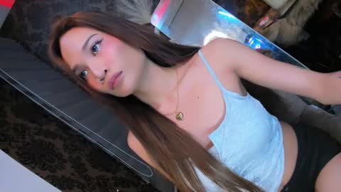 Snapshot of red_linn chatting on 09-10-25, 07:36 danika linn online show from 09-10-25, 07:36