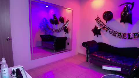 Res Moon online show from 10-27-25, 11:14