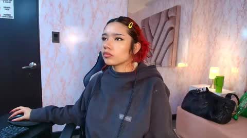 red_pandaa online show from 02-01-26, 03:27