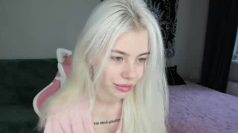 Erika online show from 11-10-25, 08:24