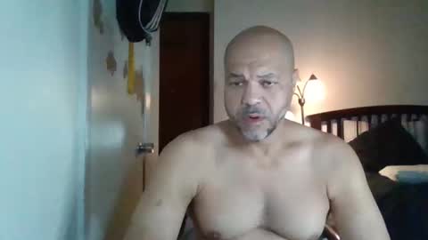 Snapshot of redbone441 chatting on 01-14-26, 01:50 Redbone online show from 01-14-26, 01:50