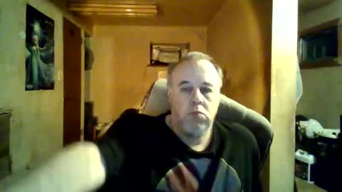 Snapshot of reddragon1195 chatting on 12-25-24, 02:57 reddragon1195 online show from 12-25-24, 02:57