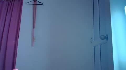 Snapshot of redhair6 chatting on 11-15-25, 07:10 redhair6 online show from 11-15-25, 07:10