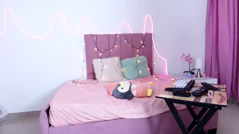 Snapshot of redhair6 chatting on 12-05-25, 07:43 redhair6 online show from 12-05-25, 07:43