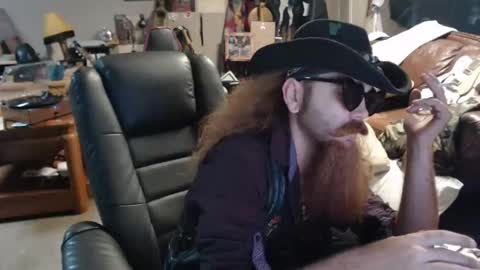 Snapshot of redhairedstrang3r chatting on 10-21-25, 08:59 RedHairedStrang3r online show from 10-21-25, 08:59