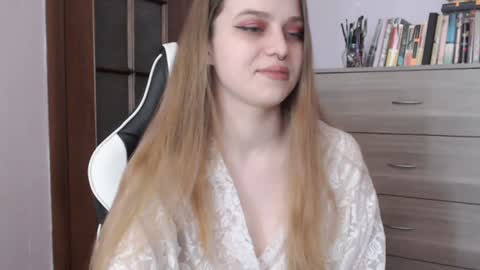 Lily online show from 02-03-25, 05:18