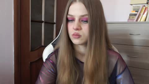 Lily online show from 09-17-25, 02:46