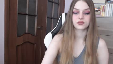 Lily online show from 10-15-25, 02:22