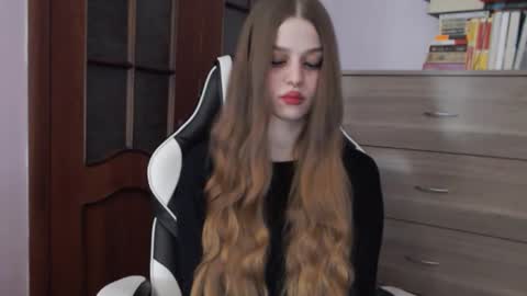 Lily online show from 11-25-25, 02:11