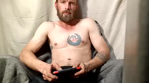 Snapshot of redheadlover828 chatting on 02-04-25, 07:51 Kevin online show from 02-04-25, 07:51