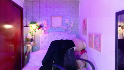 Lili Lopez online show from 02-25-26, 07:56