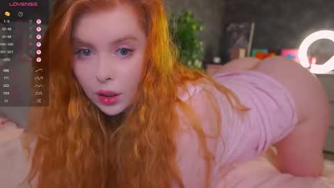 Snapshot of redhotvixen_ chatting on 11-24-25, 11:37 Sofia online show from 11-24-25, 11:37