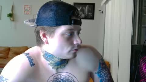 Snapshot of redinthebed chatting on 11-07-25, 02:44 InkedGinger online show from 11-07-25, 02:44