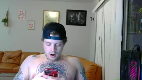 Snapshot of redinthebed chatting on 11-08-25, 04:23 InkedGinger online show from 11-08-25, 04:23