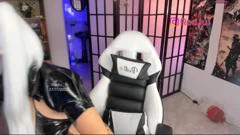 Snapshot of redlu_1 chatting on 11-28-25, 01:30 Lu Independiet model online show from 11-28-25, 01:30