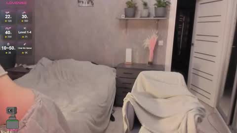 Stephanie online show from 12-16-25, 11:48