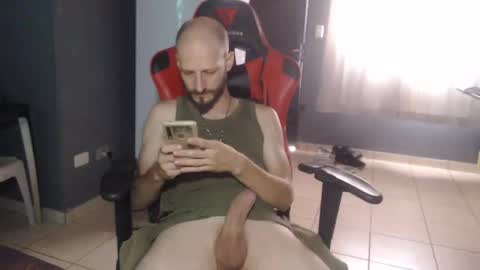 Snapshot of redragonwolf chatting on 10-14-25, 03:35 redra online show from 10-14-25, 03:35