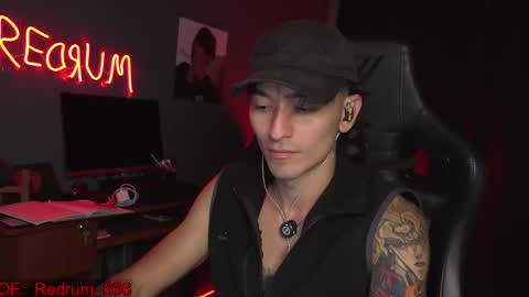 Snapshot of redrum_696 chatting on 11-18-25, 12:27 Red online show from 11-18-25, 12:27