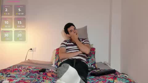 Snapshot of redsoul951869 chatting on 11-06-25, 02:07 RedsoulReaver online show from 11-06-25, 02:07