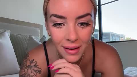 reecemariexx online show from 02-02-26, 06:50