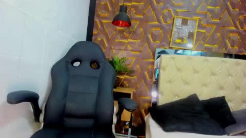 reed_kitty online show from 12-02-25, 12:21