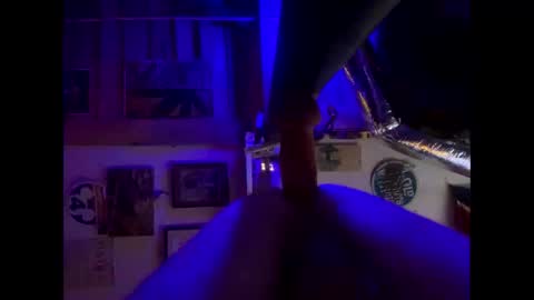 Snapshot of reeferleefer chatting on 09-19-25, 08:31 Lee online show from 09-19-25, 08:31