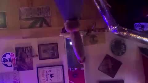 Lee online show from 12-19-25, 04:08