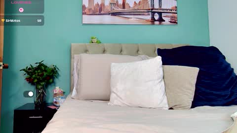 Yanella online show from 10-23-25, 06:50