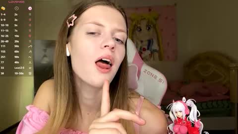 Snapshot of regeniastetson chatting on 10-23-25, 03:11 Lucy online show from 10-23-25, 03:11