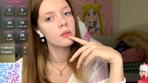 Snapshot of regeniastetson chatting on 11-03-25, 12:28 Lucy online show from 11-03-25, 12:28