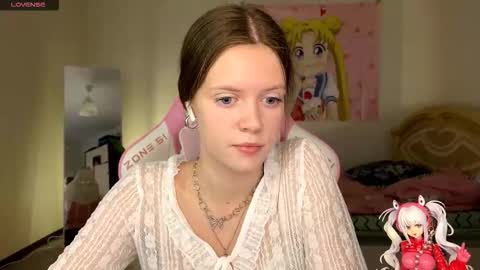 Snapshot of regeniastetson chatting on 11-04-25, 12:15 Lucy online show from 11-04-25, 12:15