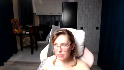 Regina online show from 09-10-25, 12:21