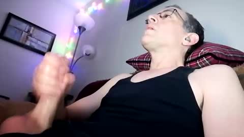 Snapshot of regularguy20 chatting on 10-23-25, 09:30 regularguy20 online show from 10-23-25, 09:30