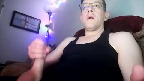 Snapshot of regularguy20 chatting on 11-29-25, 09:23 regularguy20 online show from 11-29-25, 09:23