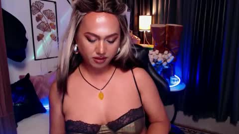 Snapshot of reigning_ivy chatting on 03-12-25, 04:46 Red Ivy online show from 03-12-25, 04:46