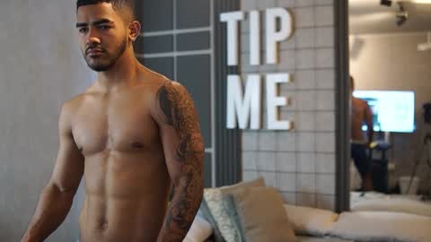 Reik online show from 11-22-25, 12:15