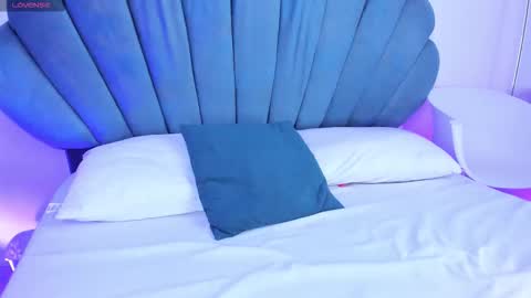 Reika  online show from 10-10-25, 03:11