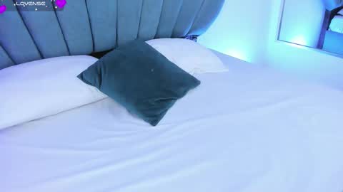 Reika  online show from 10-14-25, 04:41