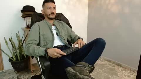   REIKO  online show from 02-08-25, 07:38