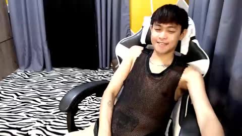 Snapshot of reixenjhon chatting on 04-15-26, 12:56 jhay online show from 04-15-26, 12:56