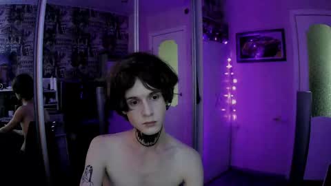 Snapshot of remitrash chatting on 10-28-25, 05:55 RemiTrash online show from 10-28-25, 05:55