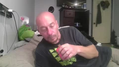 Snapshot of remshotdt chatting on 11-13-25, 12:09 remshotdt online show from 11-13-25, 12:09