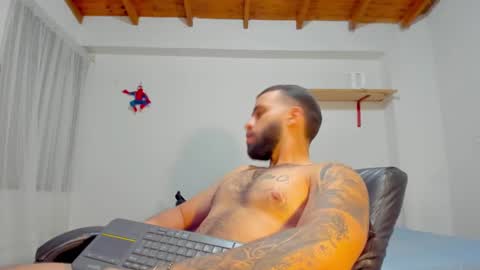 Rmy Steen online show from 10-10-25, 01:48