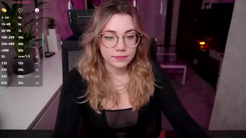 Snapshot of remywild chatting on 10-18-25, 01:45 RemyWild online show from 10-18-25, 01:45