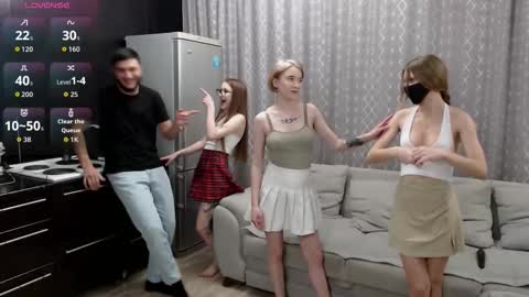 Snapshot of renae_tom chatting on 11-11-25, 06:52 Renae Tom online show from 11-11-25, 06:52